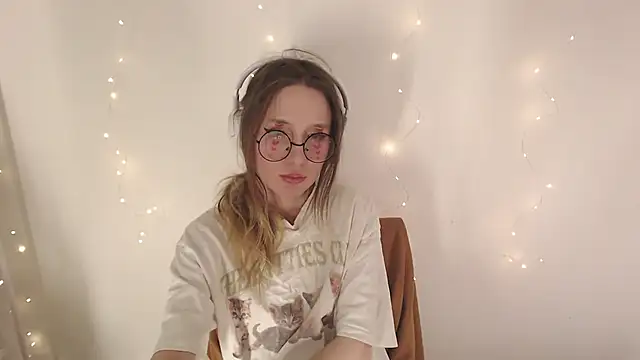  Hanna Moon  online show from February 1, 3:55 pm