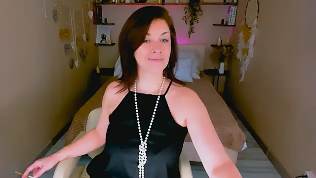 AnaMills online show from October 25, 3:08 pm