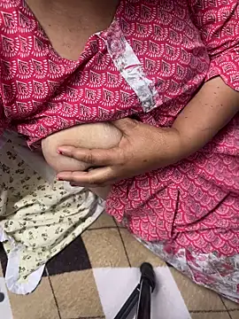 Snapshot of Bmylove40 chatting on February 27, 3:56 pm Bmylove40 online show from February 27, 3:56 pm