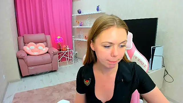 Strawberrye online show from October 23, 8:42 am