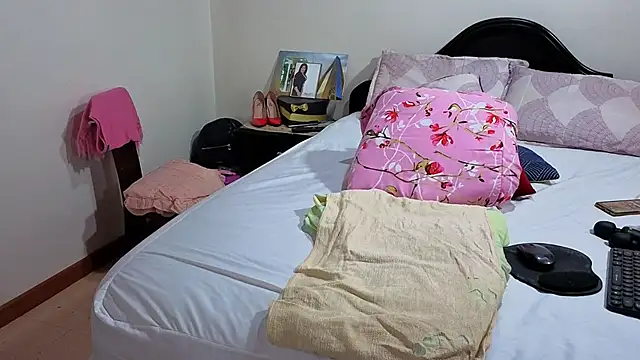 melissaDelicious online show from December 15, 12:38 am