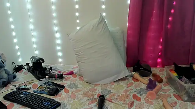 elise mouris online show from October 3, 7:13 am