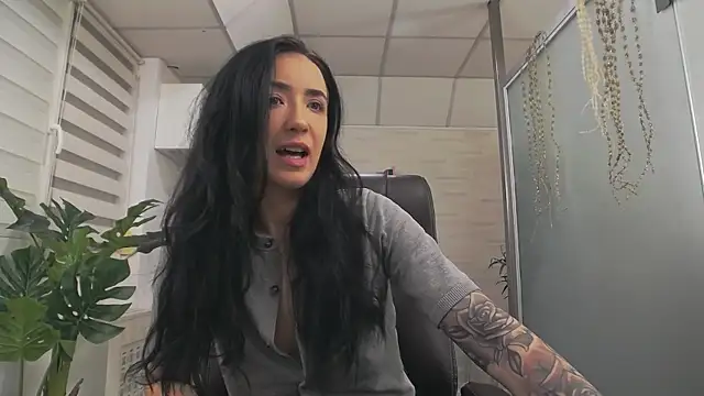 GlamKate online show from December 15, 4:29 am