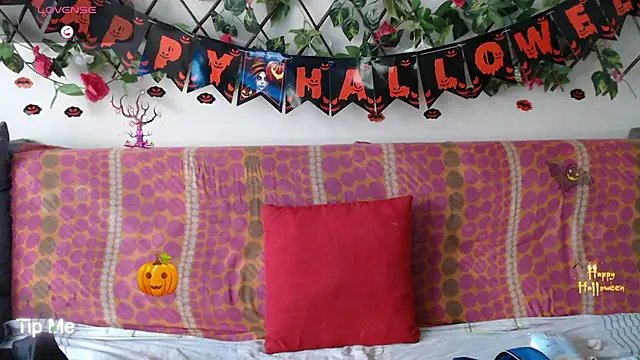 Jack Emily11 online show from October 31, 6:45 pm