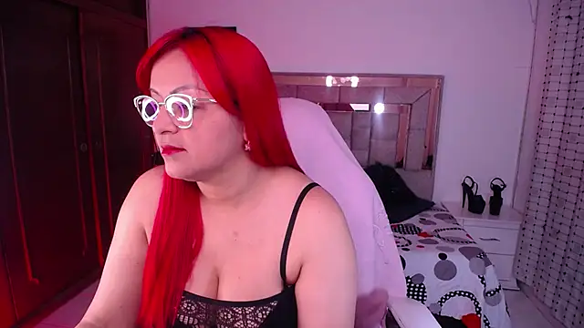 salomecastro  online show from October 7, 3:22 am