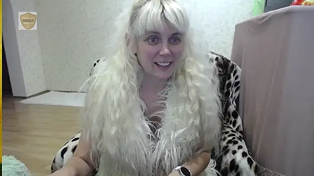 SunnySylvia online show from October 21, 4:33 pm