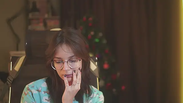 alyssa sweet online show from December 19, 7:44 am