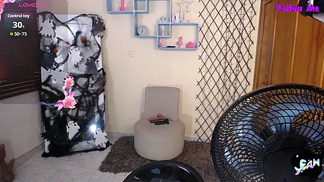 NicoleSantana online show from October 21, 8:35 pm