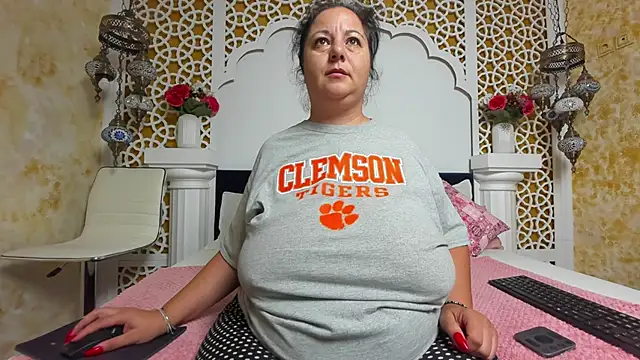 AleshaArabian online show from September 9, 2:22 am