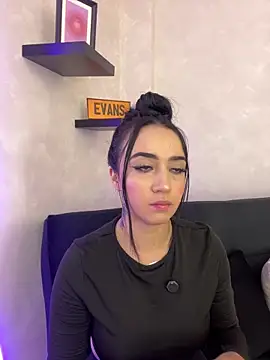 EmmyEvans1 online show from September 19, 7:35 pm