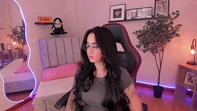 EmmyEvans1 online show from September 10, 8:09 pm