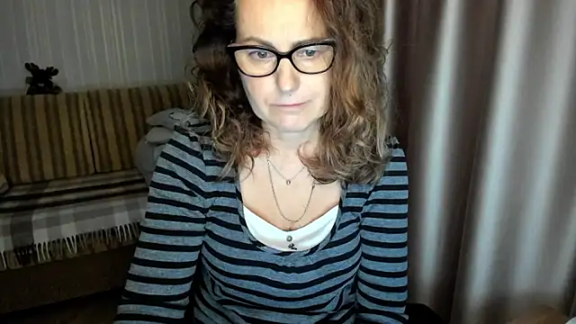 lauraoven online show from November 27, 11:13 am