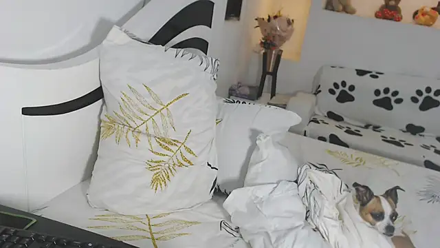 yina-rosse online show from February 24, 9:13 pm