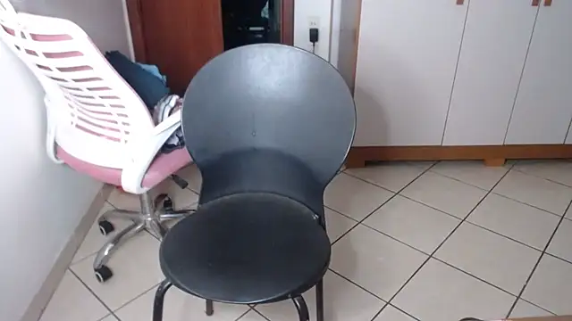 bustycarly online show from February 1, 10:30 pm