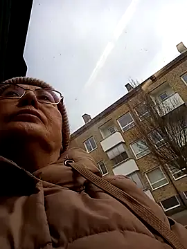 Hottie-Mom online show from December 22, 12:19 pm