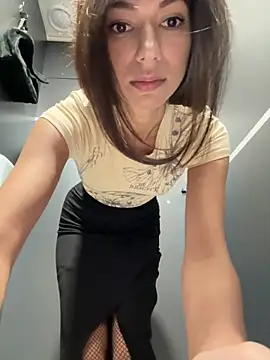 Snapshot of _MiaQueen_ chatting on October 29, 11:07 pm  MiaQueen  online show from October 29, 11:07 pm