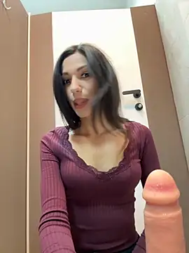 Snapshot of _MiaQueen_ chatting on October 17, 8:45 pm  MiaQueen  online show from October 17, 8:45 pm