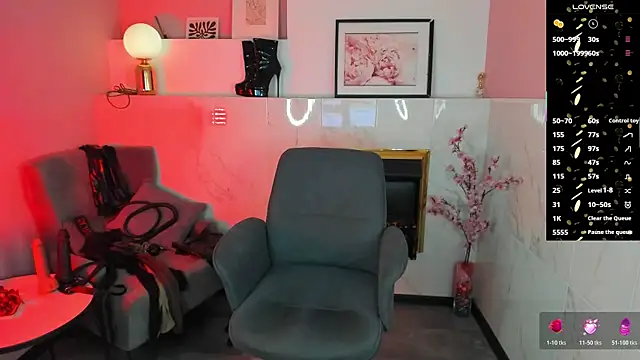 KylieMellow online show from December 15, 5:34 am