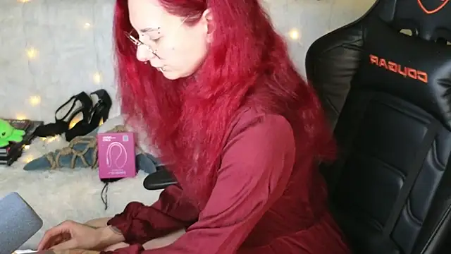 Ginger Stay online show from November 3, 10:30 am