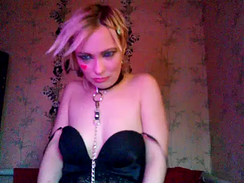 WildMissNiks online show from November 3, 10:52 am