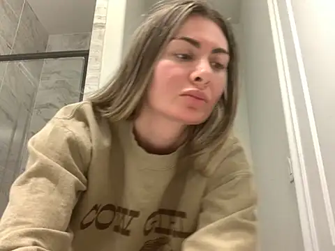 Snapshot of Alyssa_rhoades chatting on November 1, 12:26 am Alyssa rhoades online show from November 1, 12:26 am