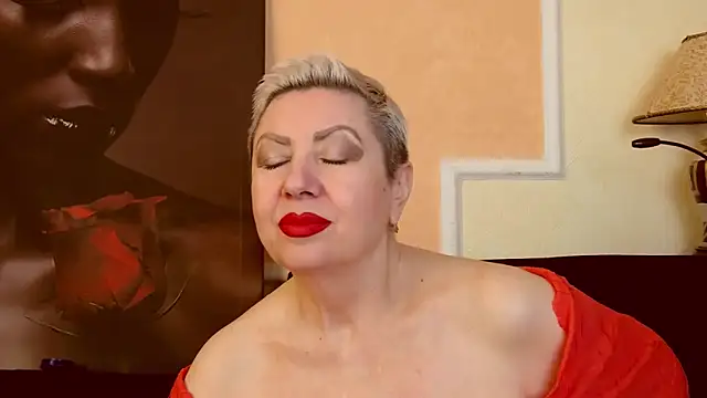 LadyPosh online show from November 4, 10:26 pm