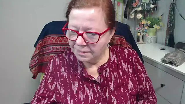 Adelewildx online show from November 18, 4:13 am