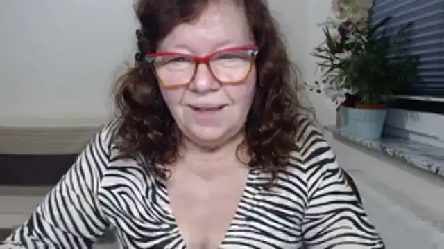 Adelewildx online show from February 14, 9:39 pm