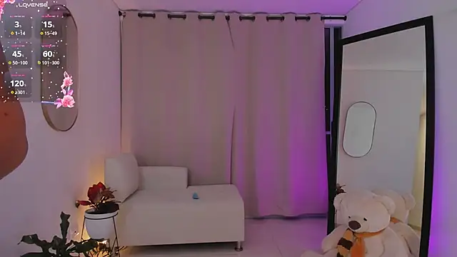 roxie gates  online show from November 6, 3:23 am