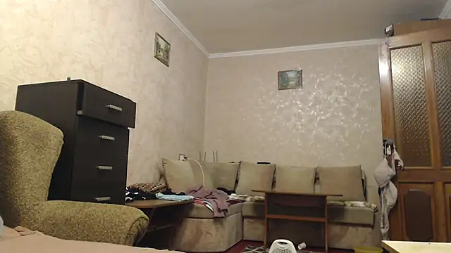 Amy August online show from November 29, 5:39 pm