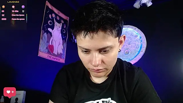 girl intense444 online show from February 11, 1:01 pm