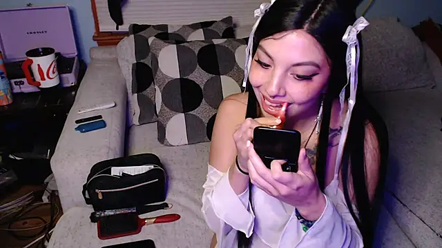 Snapshot of NativeNymph chatting on September 12, 6:14 am NativeNymph online show from September 12, 6:14 am