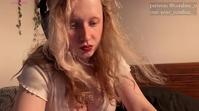 Snapshot of Hairy_Coraline chatting on October 4, 9:59 am Hairy Coraline online show from October 4, 9:59 am