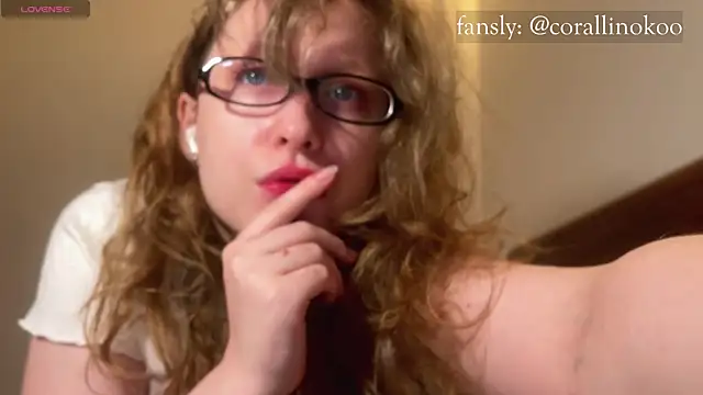 Snapshot of Hairy_Coraline chatting on September 12, 11:18 am Hairy Coraline online show from September 12, 11:18 am