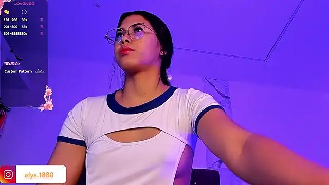 alysson 18 online show from November 25, 1:24 pm