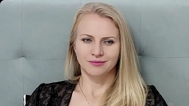 Snapshot of K__Adrienne chatting on October 13, 5:32 am K  Adrienne online show from October 13, 5:32 am