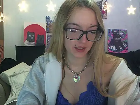 SecretSophia online show from December 22, 9:40 pm