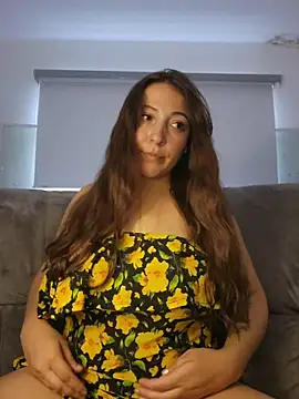 VickyHoult online show from December 17, 8:02 pm