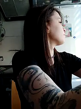 LazyTanukii online show from September 15, 6:21 am