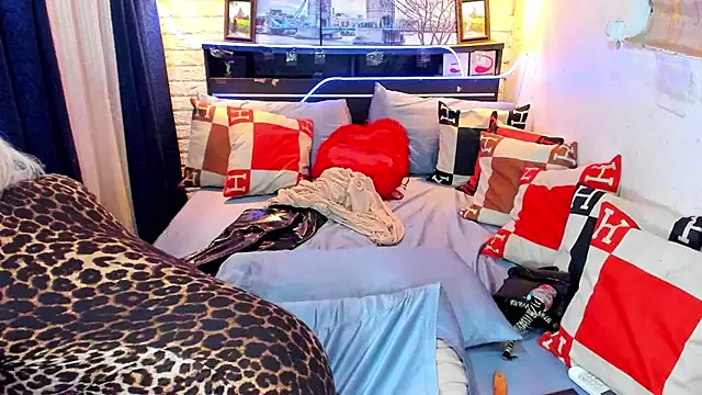 MsNicoleRoberts17 online show from November 7, 12:11 pm