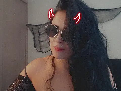 Aleska  Bell online show from October 31, 3:16 pm