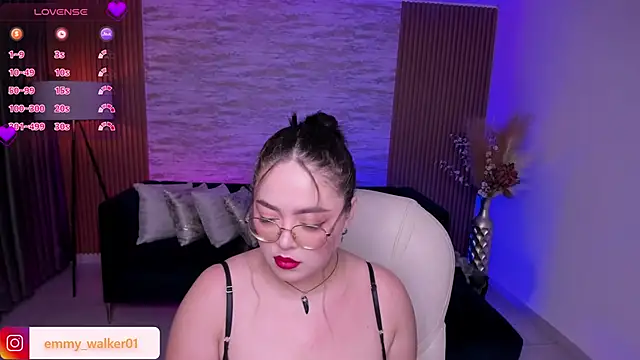 emmy walker online show from December 15, 11:04 am