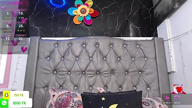 LAILAGUMMY online show from December 15, 3:06 pm