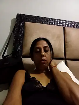 Snapshot of Mahi4luv chatting on October 26, 12:39 am Mahi4luv online show from October 26, 12:39 am