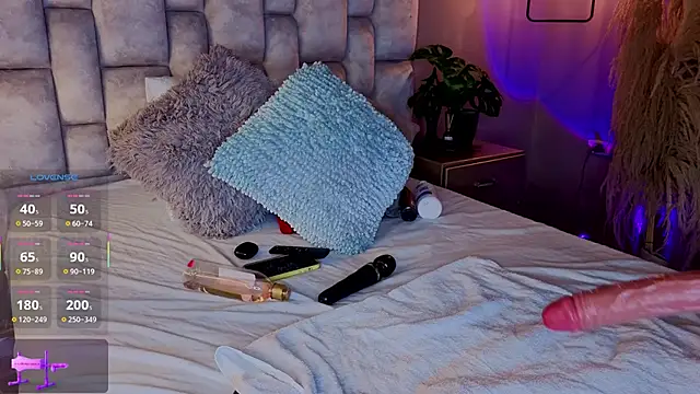 pamela reyes  online show from December 19, 10:57 pm