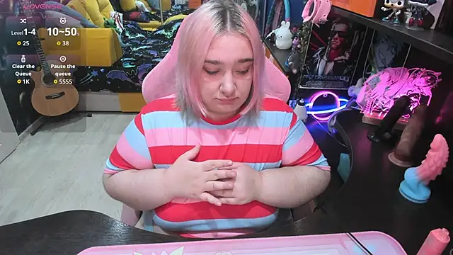 Softie Sofy online show from September 25, 3:38 am