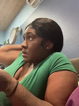 Foreignthababyy online show from September 15, 9:22 pm