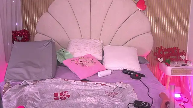 mssburbuja online show from February 5, 7:00 am