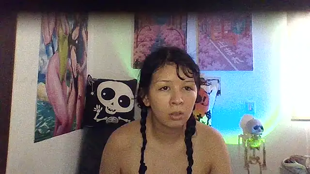 Haru Queenn online show from October 18, 10:00 pm