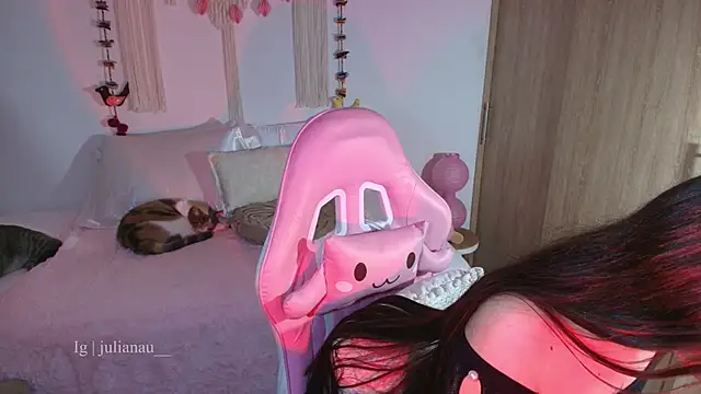 iriswest  online show from February 26, 1:37 am